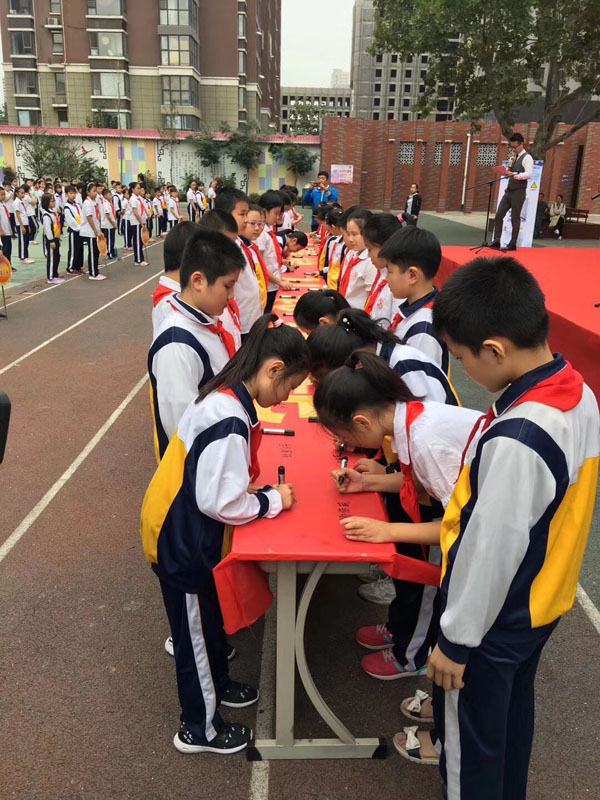 澳大電梯公司－《安全乘梯進(jìn)校園公益活動》把安全乘梯理念和知識帶進(jìn)校園